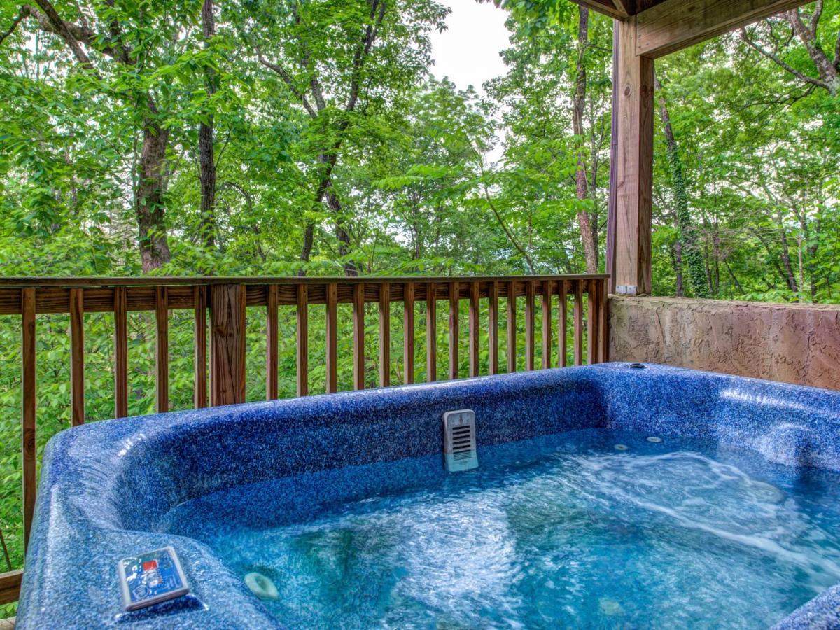 Great Expectations, 3 Bedrooms, Fireplace, Pool Table, Hot Tub, Sleeps 10 Гатлинбург Экстерьер фото