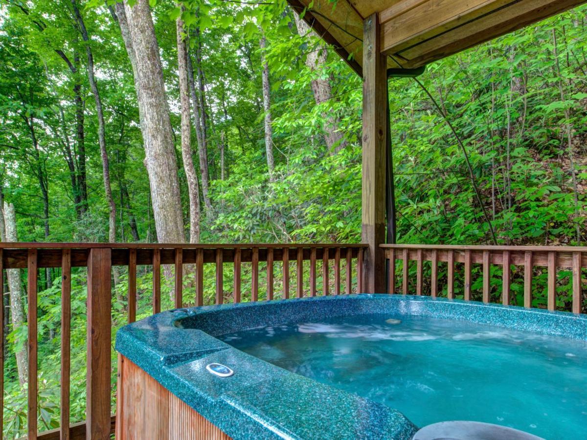Great Expectations, 3 Bedrooms, Fireplace, Pool Table, Hot Tub, Sleeps 10 Гатлинбург Экстерьер фото